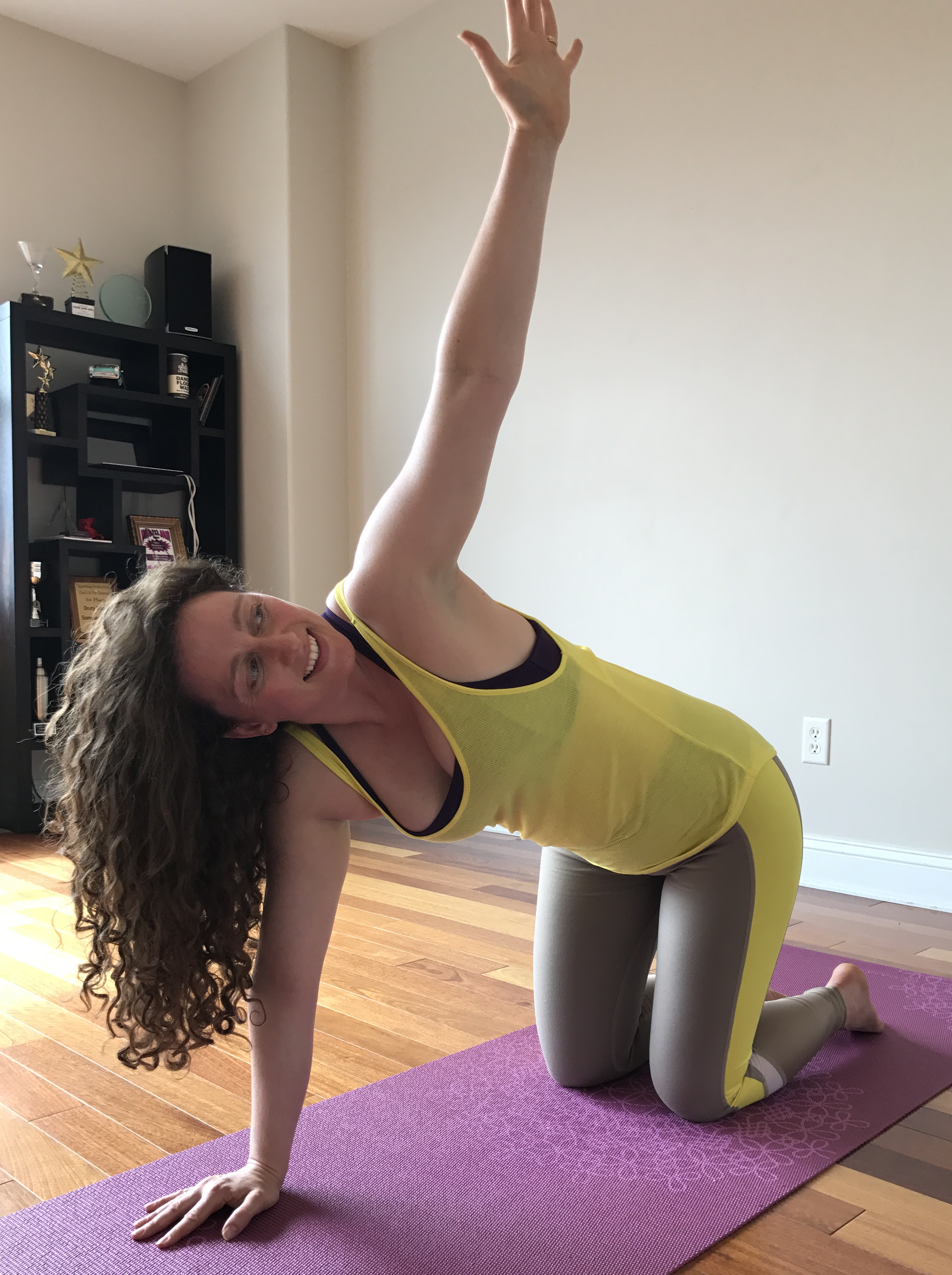 yogakneelingtwisthigh